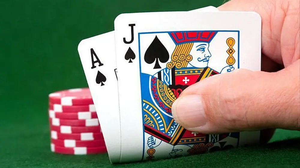 德州扑克下载官网：游戏平台利弊剖析与棋牌游戏代理权衡(图1)